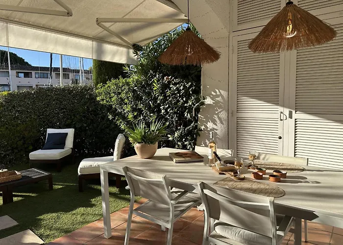 Arlore Feriehus Grimaud